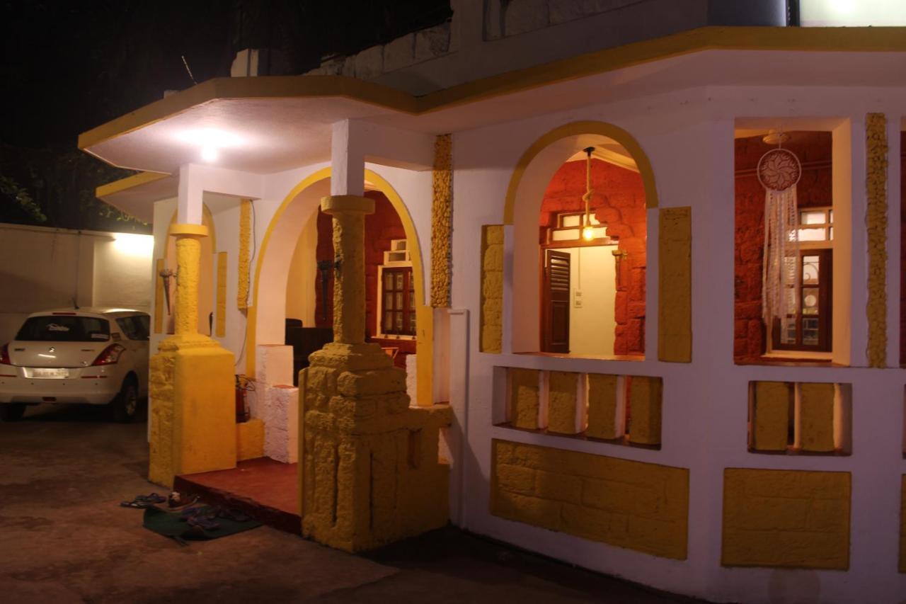 Aerostel - Backpacker'S Hostel In Goa Calangute Bagian luar foto