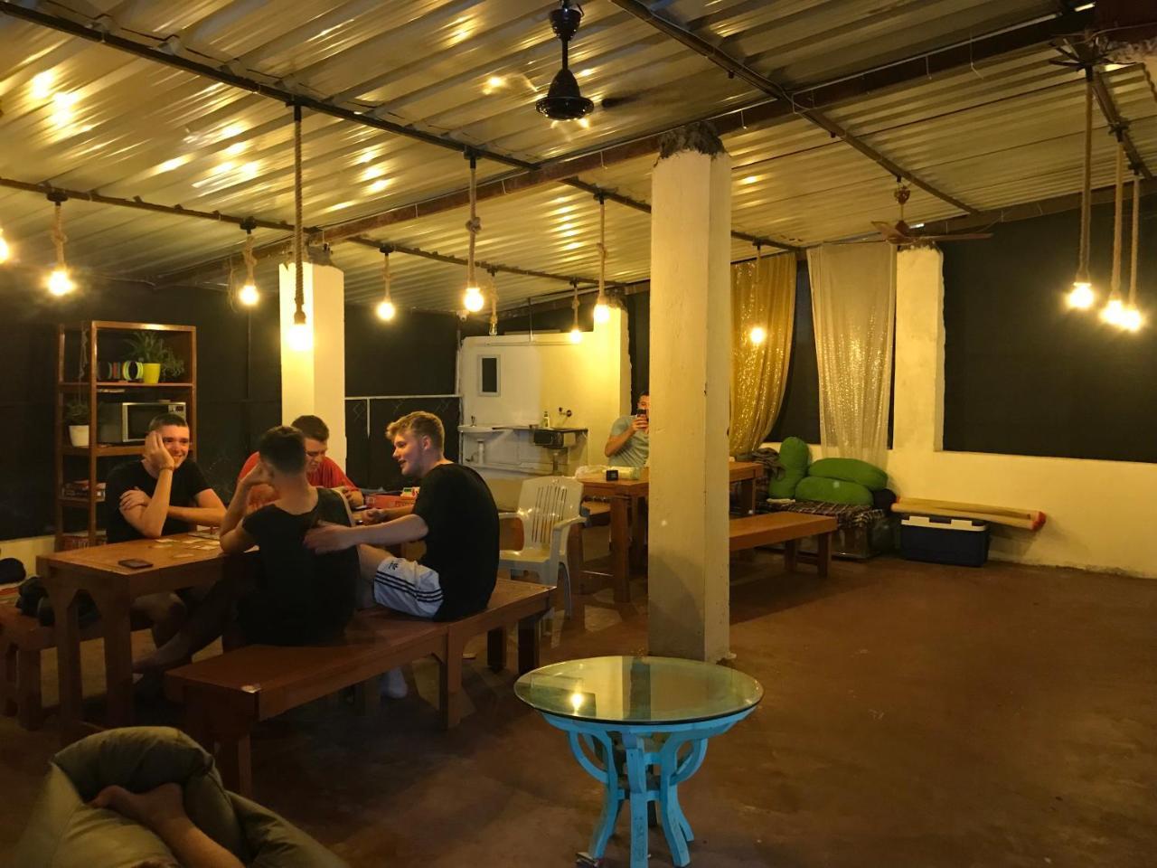 Aerostel - Backpacker'S Hostel In Goa Calangute Bagian luar foto
